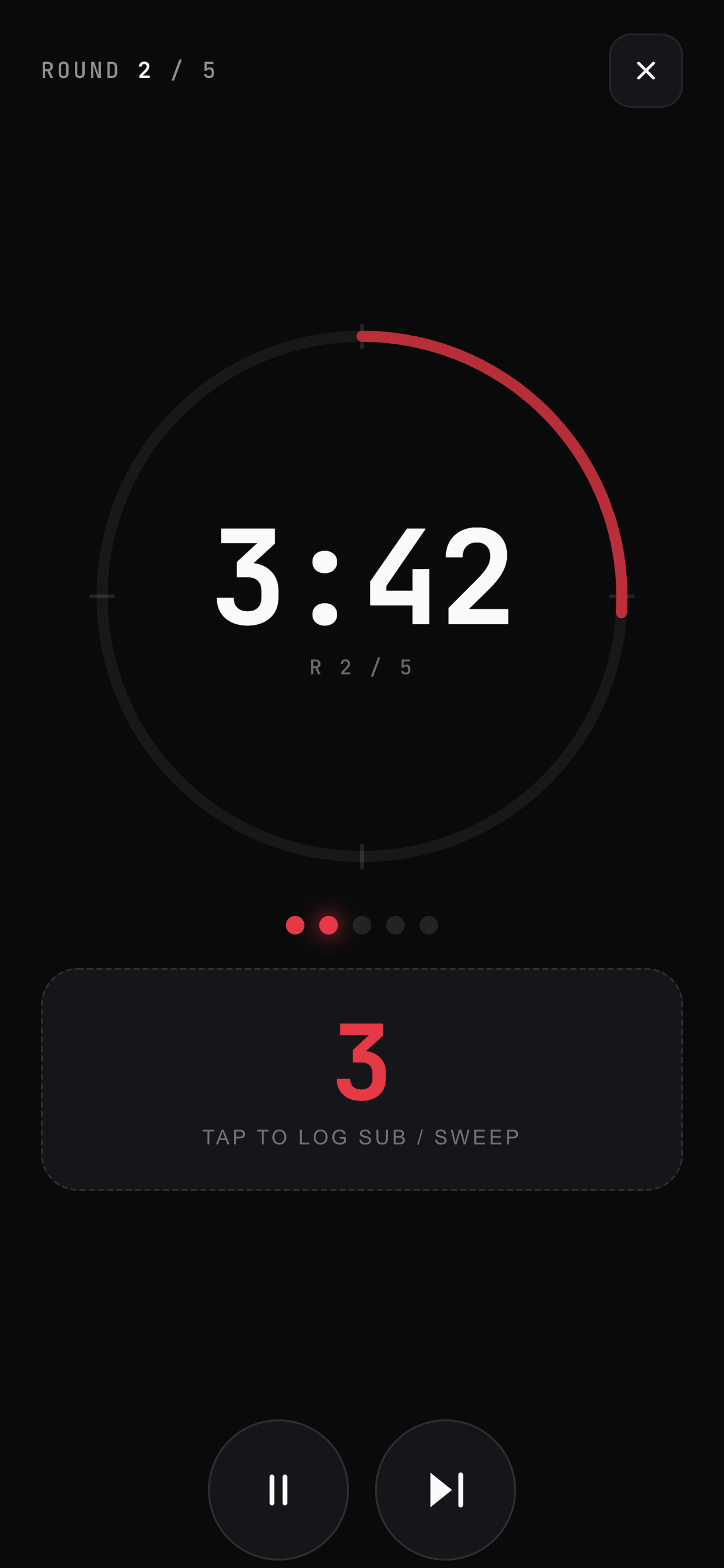 Active round with progress ring, round pips and tap counter